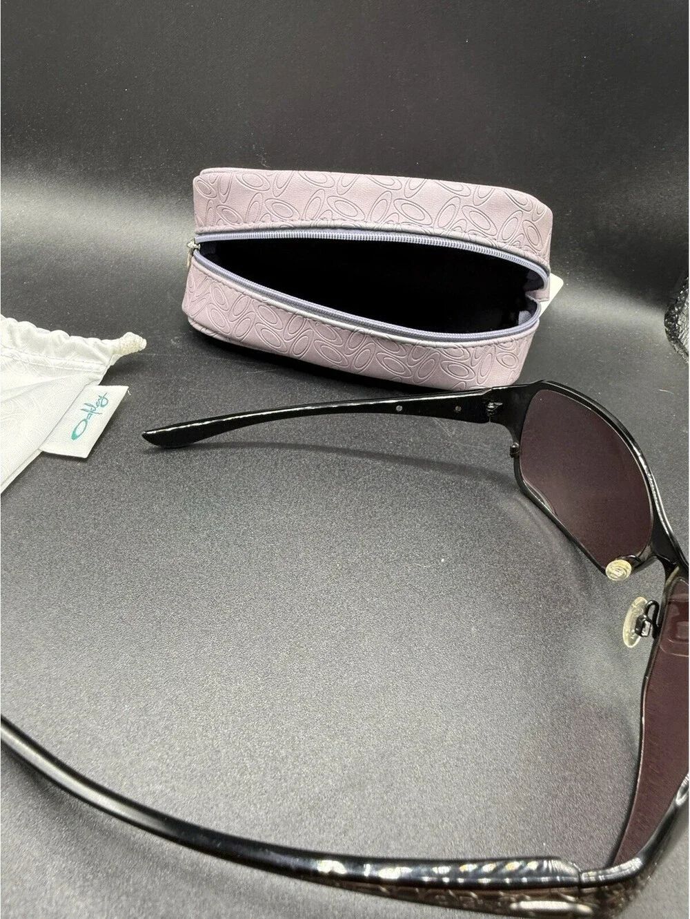 Oakley Behave Polished Black/Grey Lenses